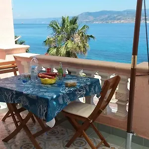 Blue Eden Strait Apartament Mesyna
